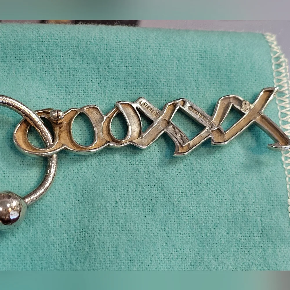 💋Tiffany & Co. XXXOOO Kisses & Hugs Paloma Picasso 925 Sterling Key Ring 🫂